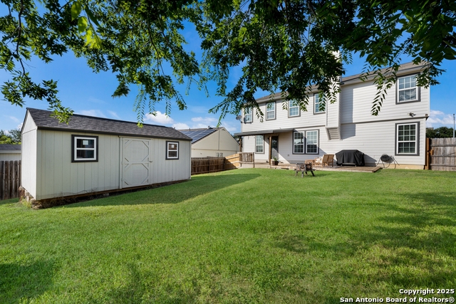 Listing photo id 31 for 13710 Laramie Hill
