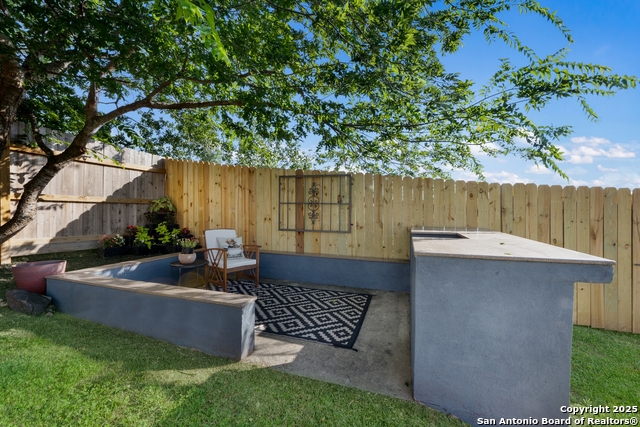 Listing photo id 33 for 13710 Laramie Hill