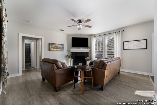 Listing photo id 5 for 13710 Laramie Hill