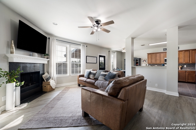 Listing photo id 6 for 13710 Laramie Hill