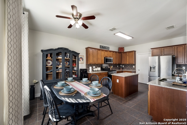 Listing photo id 7 for 13710 Laramie Hill