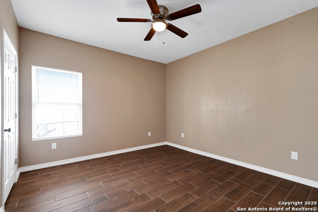 Listing photo id 8 for 4423 Buena Vista