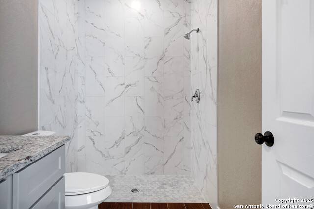 Listing photo id 13 for 4423 Buena Vista
