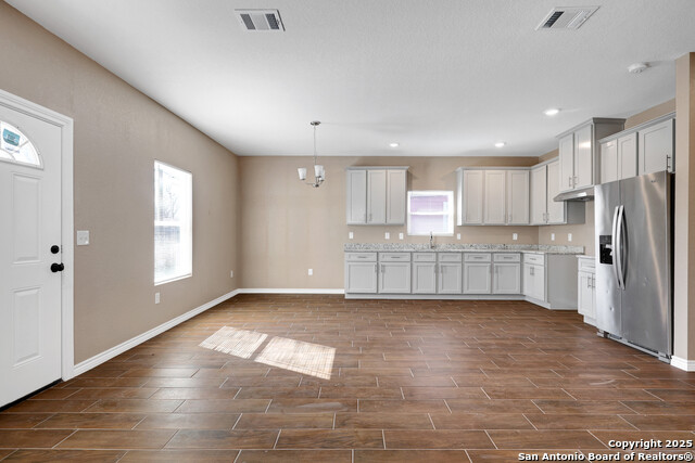 Listing photo id 2 for 4423 Buena Vista