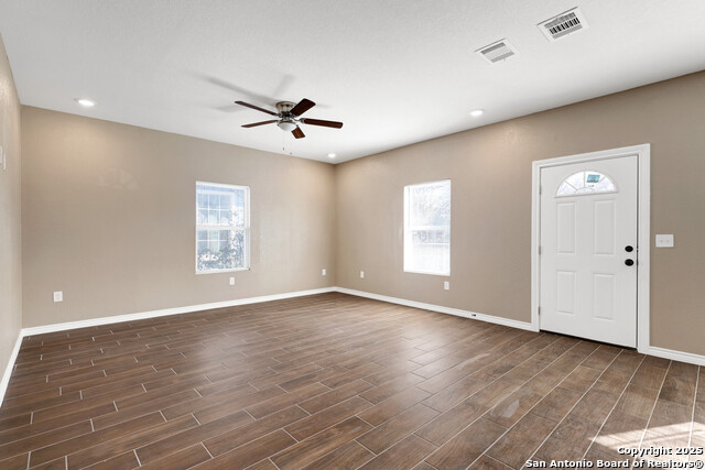Listing photo id 4 for 4423 Buena Vista