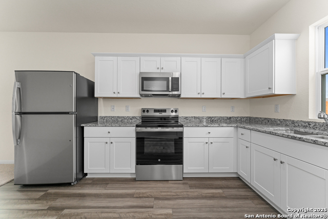 Listing photo id 2 for 12832 Bay Mare Lane