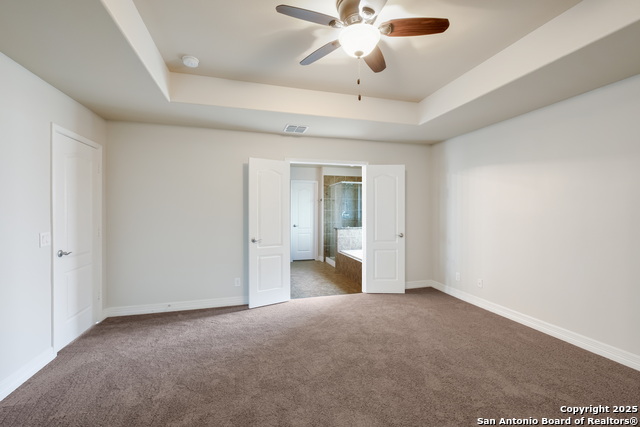 Image 13 of 32 For 915 Oakwood Way