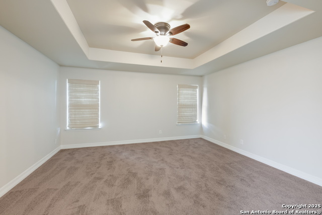 Image 14 of 32 For 915 Oakwood Way