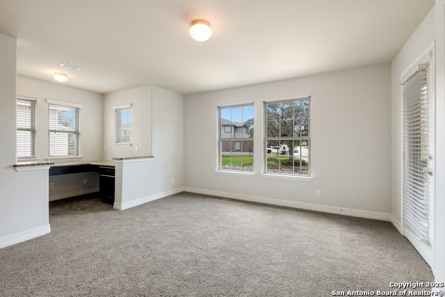 Image 19 of 32 For 915 Oakwood Way