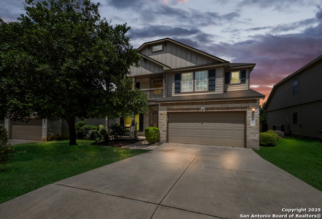 Image 2 of 32 For 915 Oakwood Way