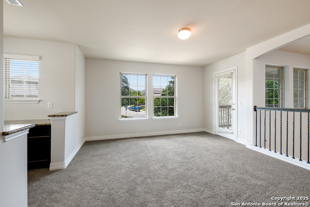 Image 20 of 32 For 915 Oakwood Way