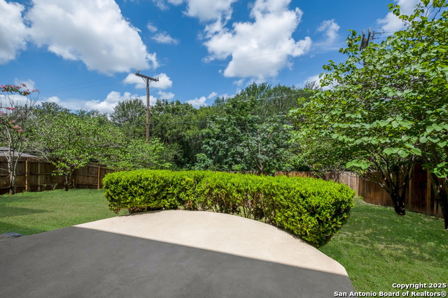 Image 27 of 32 For 915 Oakwood Way