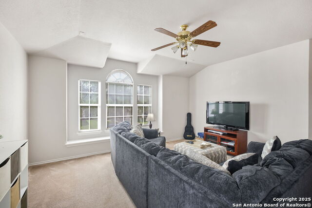 Listing photo id 11 for 23015 Bengal Brook