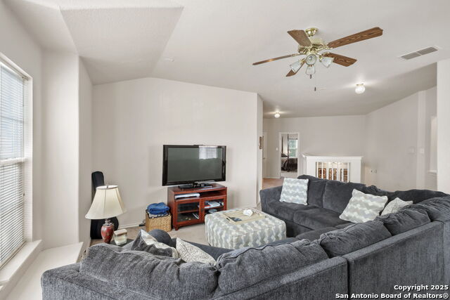 Listing photo id 12 for 23015 Bengal Brook