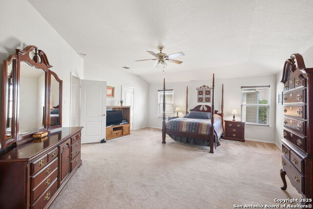 Listing photo id 13 for 23015 Bengal Brook