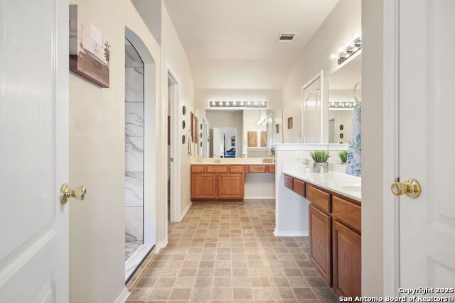 Listing photo id 14 for 23015 Bengal Brook