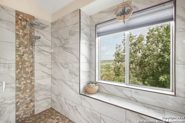 Listing photo id 15 for 23015 Bengal Brook