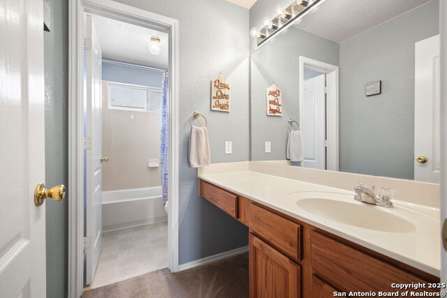 Listing photo id 17 for 23015 Bengal Brook