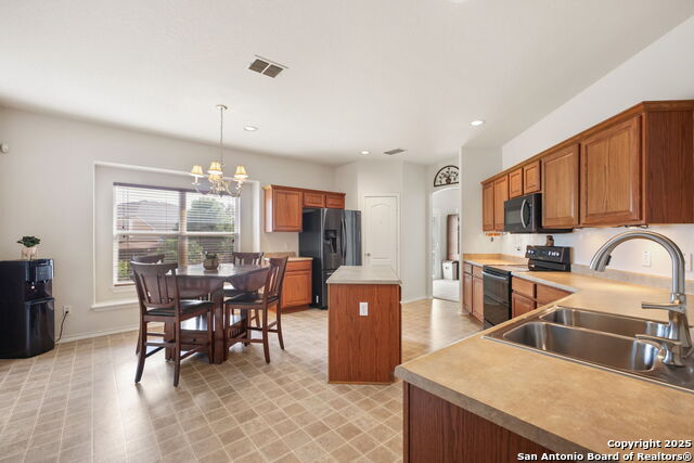 Listing photo id 6 for 23015 Bengal Brook