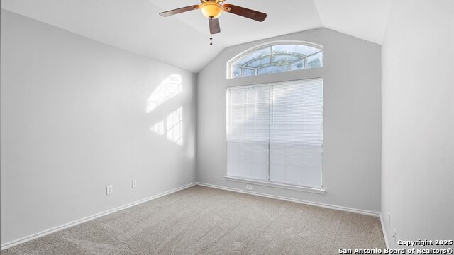 Listing photo id 9 for 2812 Berry Patch