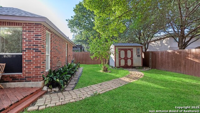 Listing photo id 15 for 2812 Berry Patch