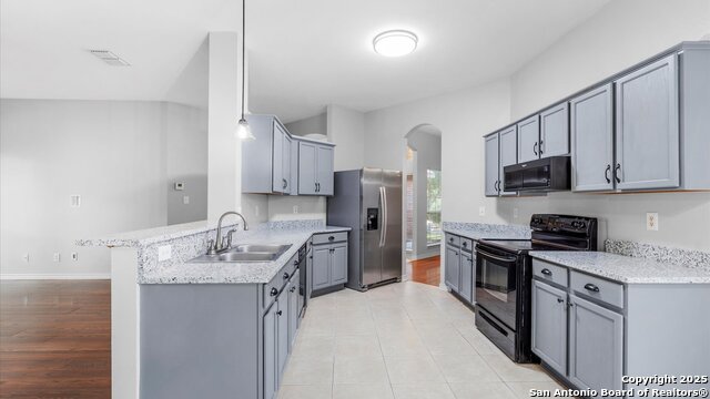 Listing photo id 1 for 2812 Berry Patch
