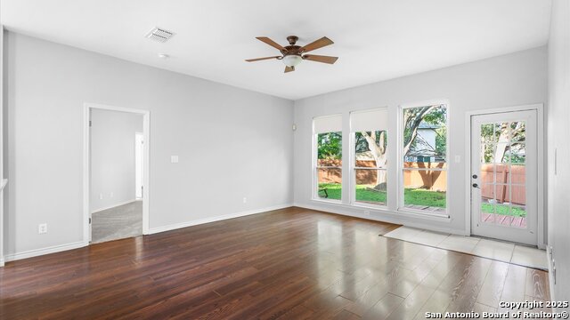 Listing photo id 5 for 2812 Berry Patch