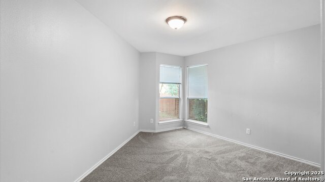Listing photo id 7 for 2812 Berry Patch