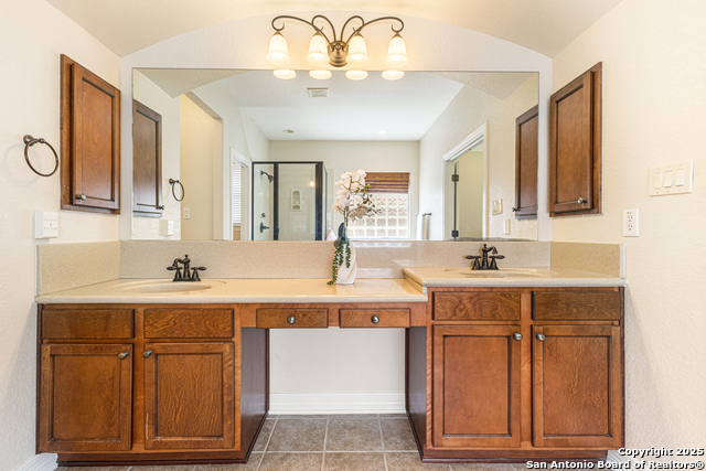 Listing photo id 14 for 1254 Bluemist Bay