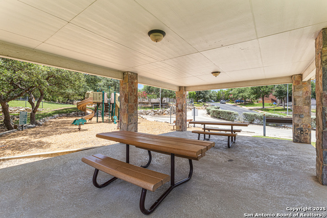 Listing photo id 28 for 1254 Bluemist Bay
