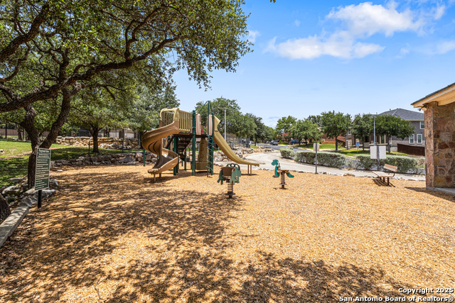 Listing photo id 29 for 1254 Bluemist Bay