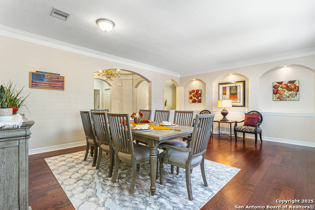 Listing photo id 6 for 1254 Bluemist Bay