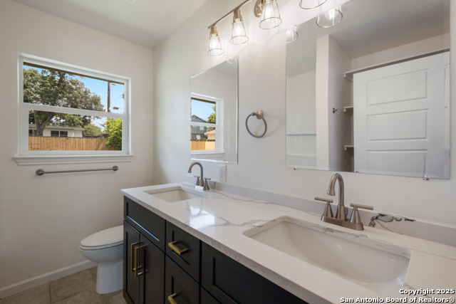 Listing photo id 13 for 523 Gilbert Ln