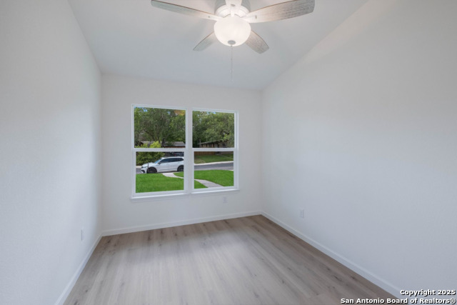 Listing photo id 15 for 523 Gilbert Ln