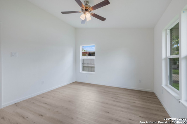 Listing photo id 16 for 523 Gilbert Ln