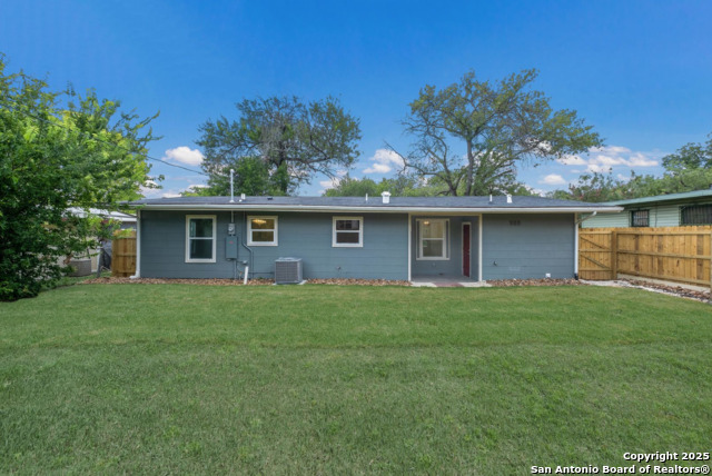Listing photo id 17 for 523 Gilbert Ln