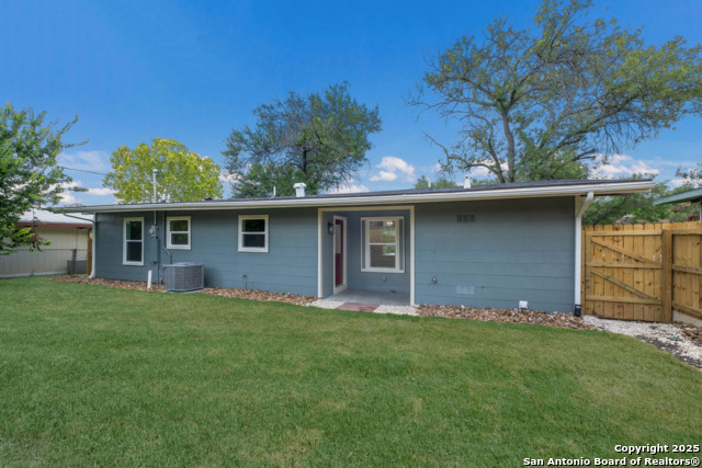 Listing photo id 18 for 523 Gilbert Ln