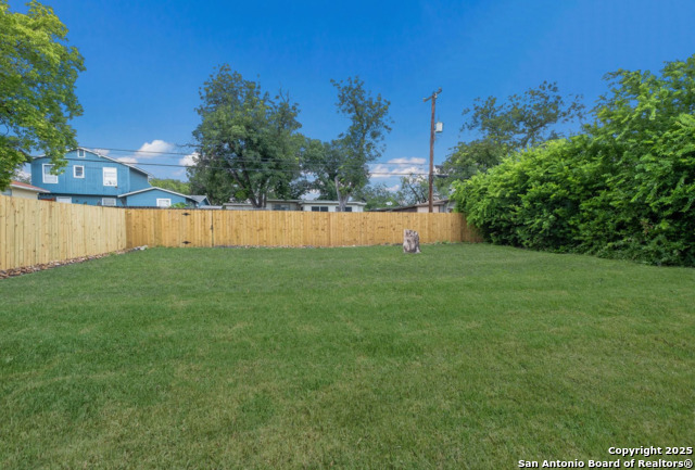 Listing photo id 19 for 523 Gilbert Ln
