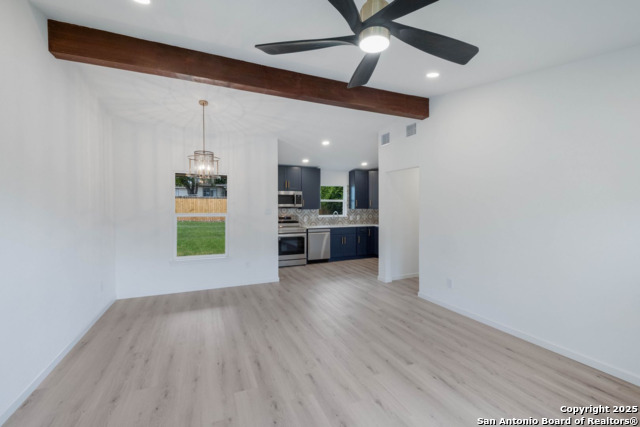 Listing photo id 3 for 523 Gilbert Ln