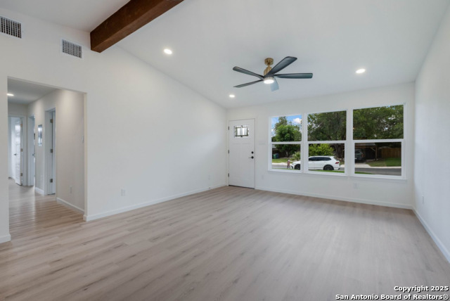 Listing photo id 5 for 523 Gilbert Ln