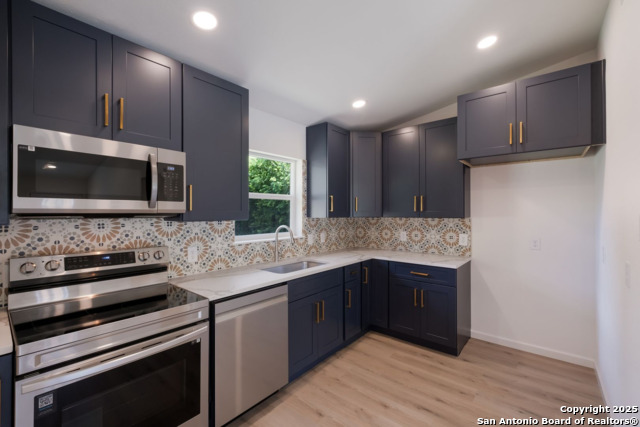 Listing photo id 7 for 523 Gilbert Ln