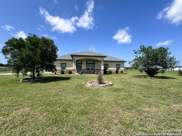 Listing photo id 0 for 7286 Elm Creek