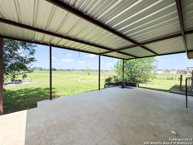 Listing photo id 18 for 7286 Elm Creek