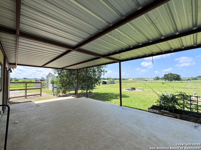 Listing photo id 19 for 7286 Elm Creek