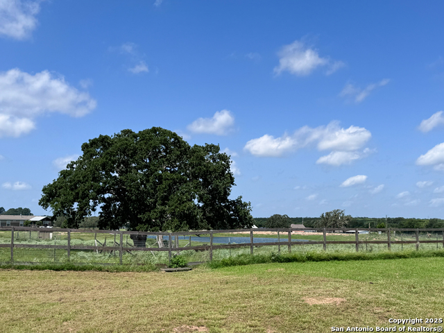 Listing photo id 22 for 7286 Elm Creek