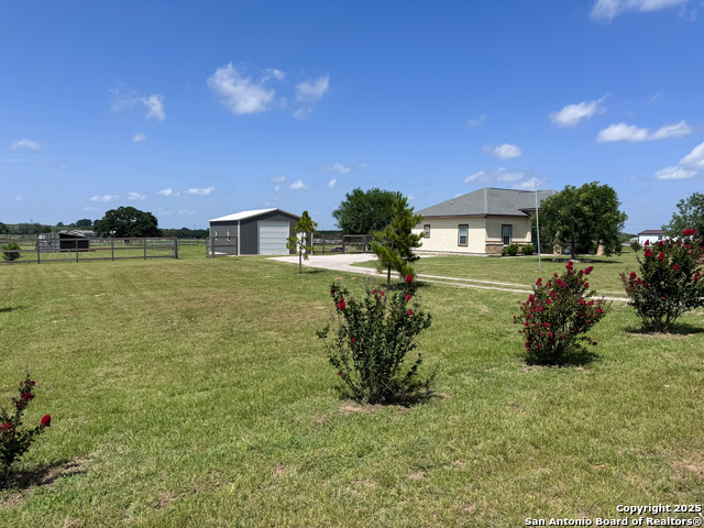 Listing photo id 24 for 7286 Elm Creek