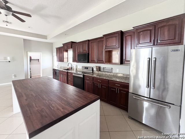 Listing photo id 6 for 7286 Elm Creek