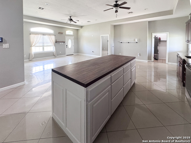 Listing photo id 7 for 7286 Elm Creek