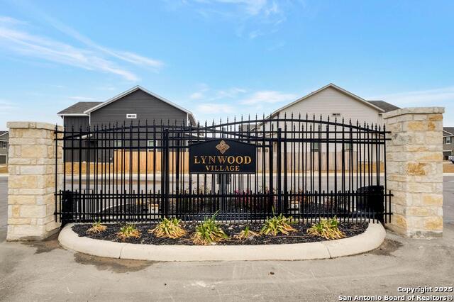 Image 2 of 20 For 2318 Tulipwood Cove