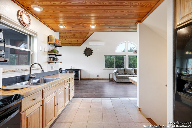 Image 12 of 26 For 727 Private Road 1508